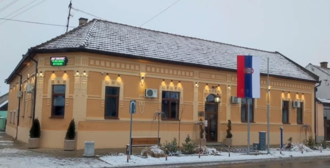 Зграда ЈКП Услуга Оџаци